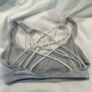 Lululemon size 8 free to be bra